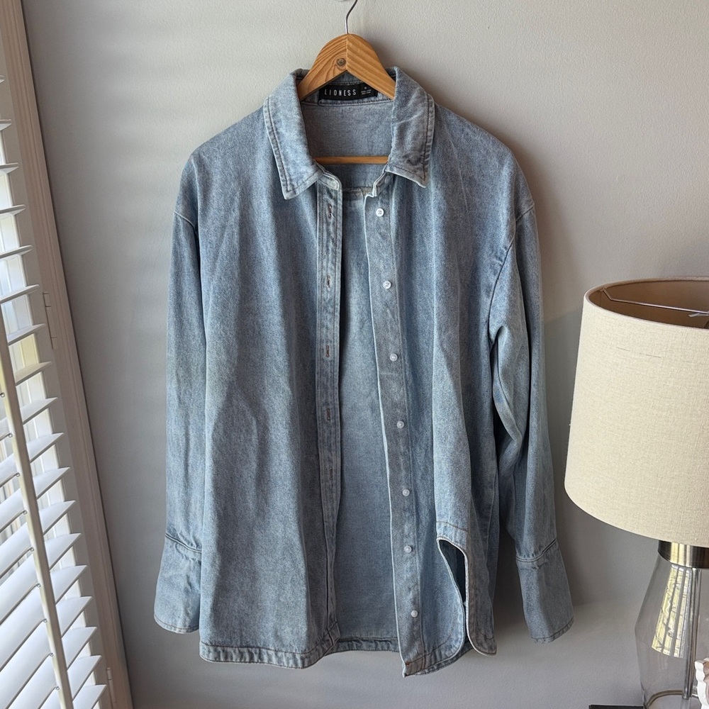 SALE TODAY ONLY! Urban Outfitters Lioness Off Duty Denim Shirt - Picture 9 of 16